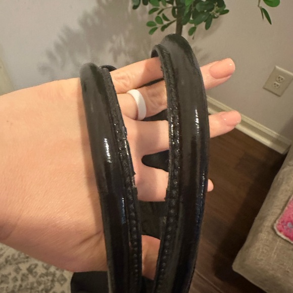 Kate Spade Black Shoulder Bag with Sleek Design - Picture 8 of 8